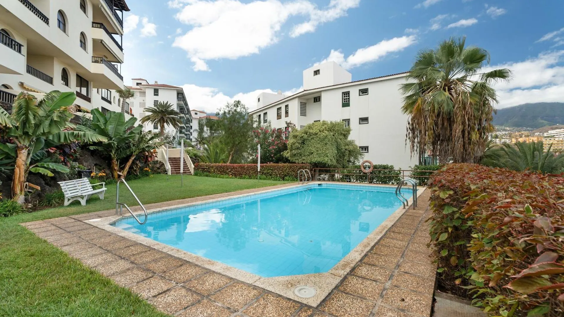 Botanique Suite location